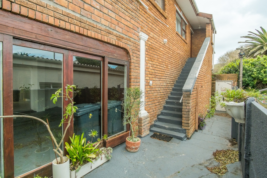 6 Bedroom Property for Sale in Kommetjie Western Cape